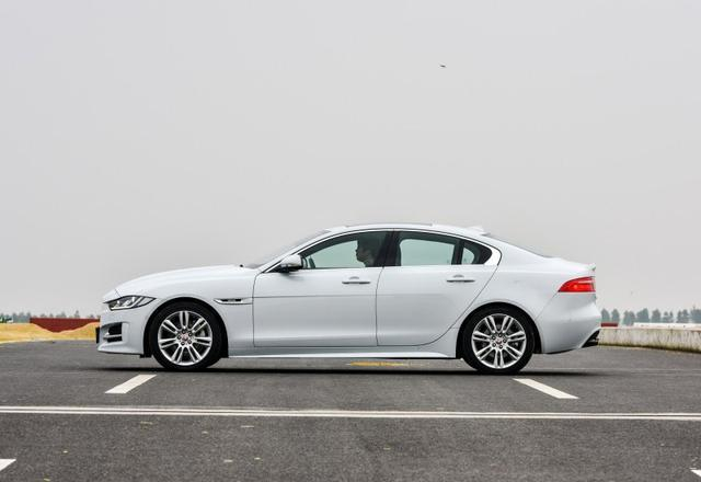 全进口，全铝车身后驱四缸，三十万中型豪车选它