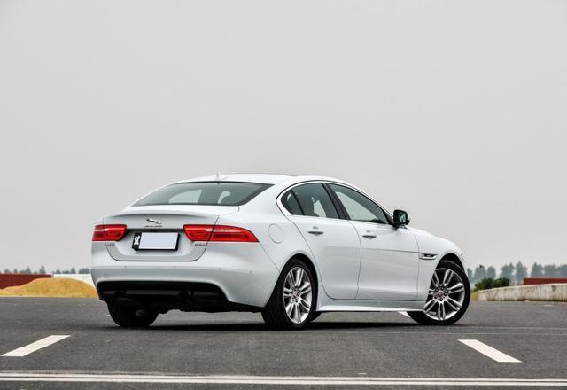 全进口，全铝车身后驱四缸，三十万中型豪车选它