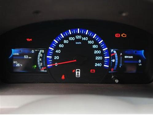 即将从汽车上消失的12种配置，买车时可别考虑！