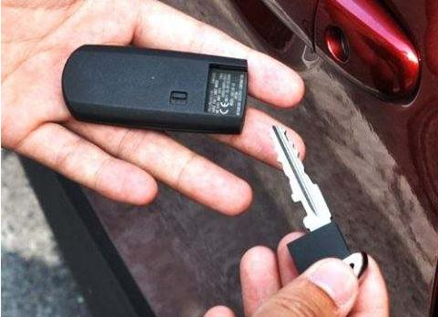 即将从汽车上消失的12种配置，买车时可别考虑！