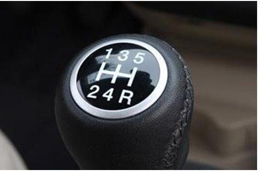 即将从汽车上消失的12种配置，买车时可别考虑！