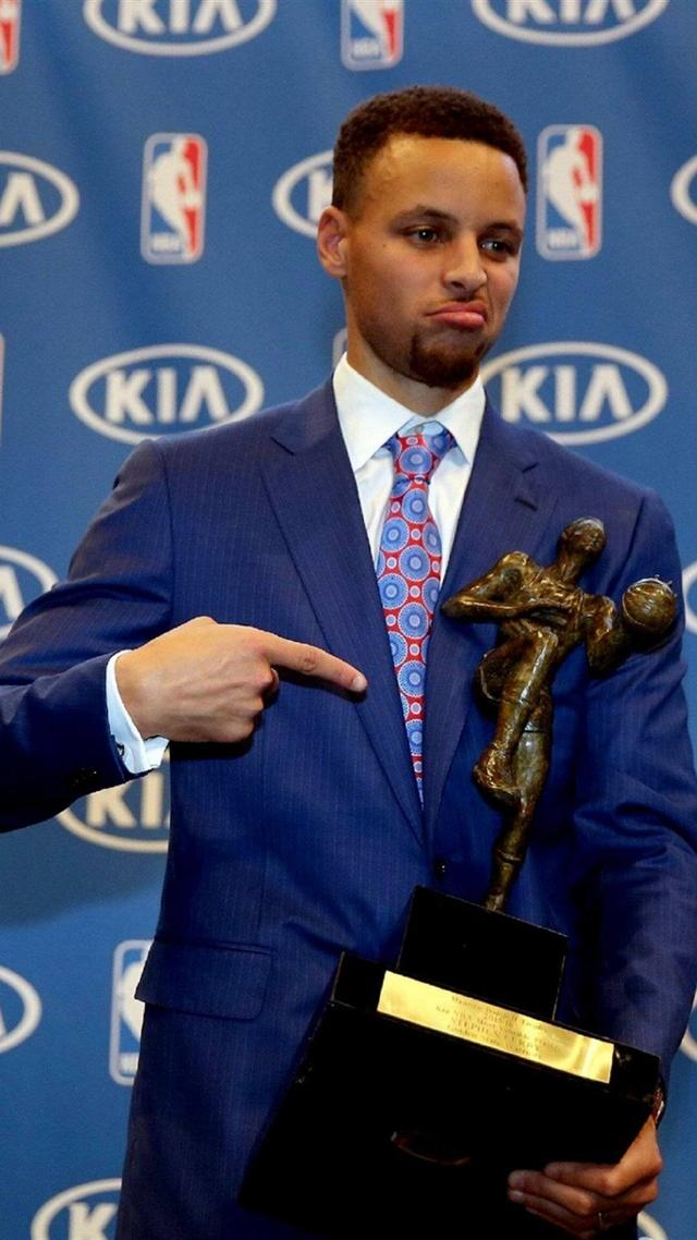 常规赛MVP悬念揭晓超级后卫凭借强势表现捧奖