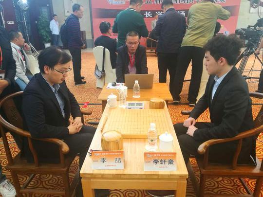 蒋涛拍2017金立围棋甲级联赛：古力埋头大战胡耀宇