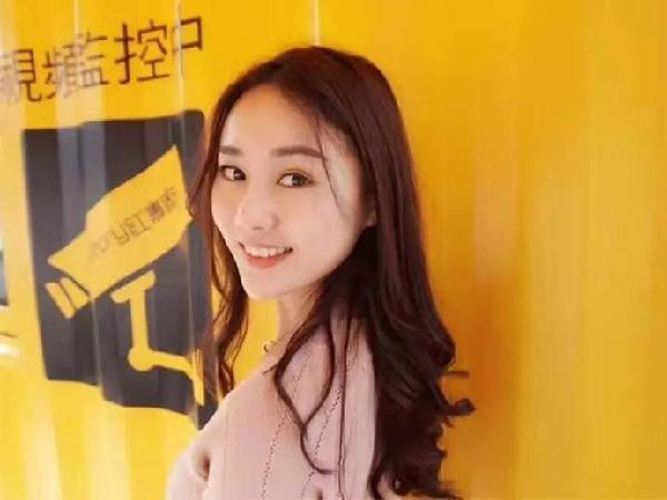 《女神有戏》演员：华师女神邱宁不少做视频的自媒体朋友，三个月砸了几