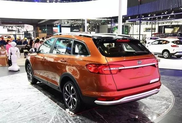 选SUV、轿车，还是等跨界旅行车？看完再搬砖