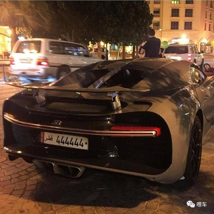 卡塔尔油便宜车便宜，90后开奔驰，王室出门都是车队