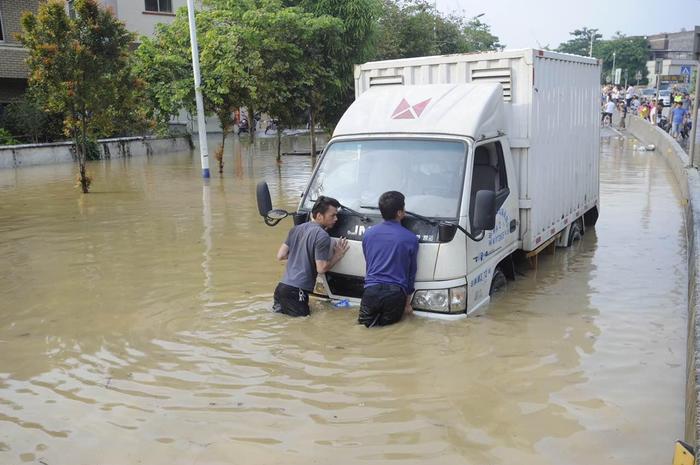 车辆给水泡了，处理不好车辆分分钟报废！