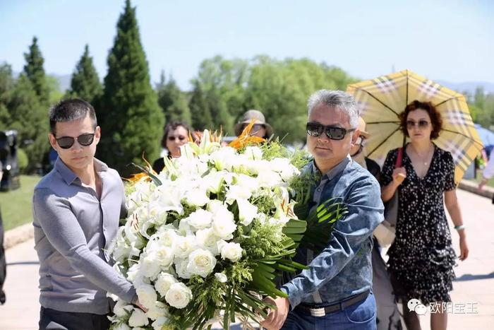 晓旭十年祭，回顾林妹妹最美瞬间，好友天寿园祭奠