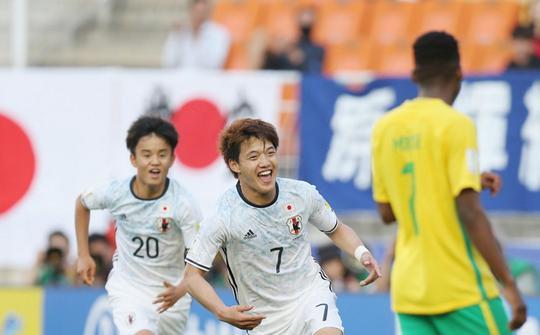 韩国2:1阿根廷！中超还在钻U23的漏洞，不脸红吗？