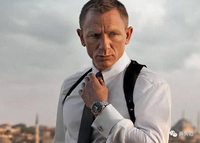 87岁最帅007去世，他第一个戴电子表出场，也是唯一没有开过阿斯顿马丁的007…