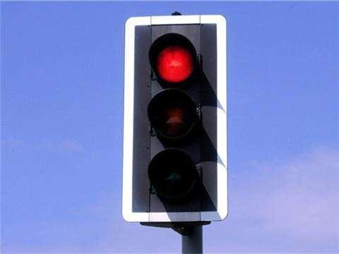 红灯也能掉头和右转，多数老司机都不知道