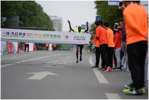 回顾2017长春国际马拉松，蔚领一路相伴