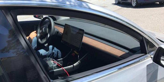 特斯拉Model 3电动汽车最新配置发布