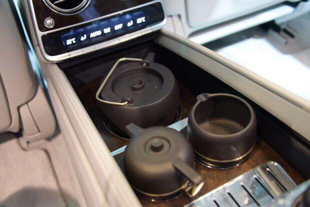 据说这辆迈巴赫S级可以在车内煮茶，宝马怎么办？