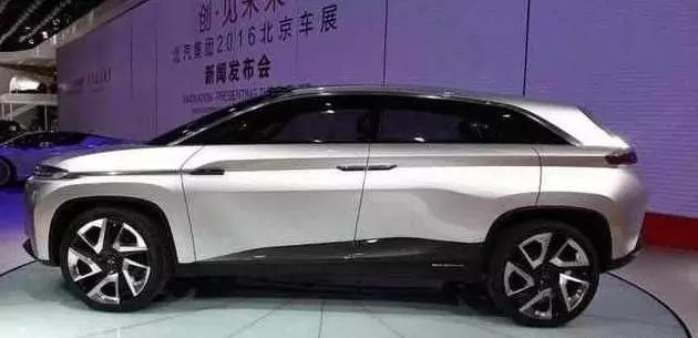 全新北汽SUV，科幻内饰加对开门，15万四驱不输H6