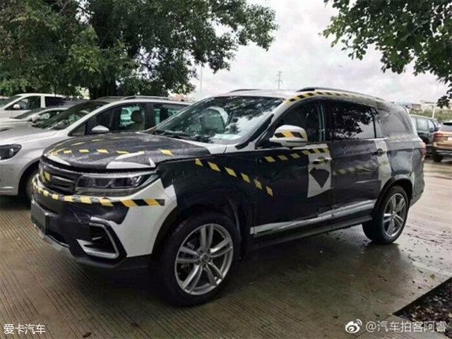 东风风行景逸X7低伪路试照 7座中型SUV