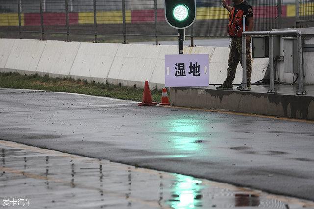 雨伞不只是遮阳 GPGP金港大奖赛实录