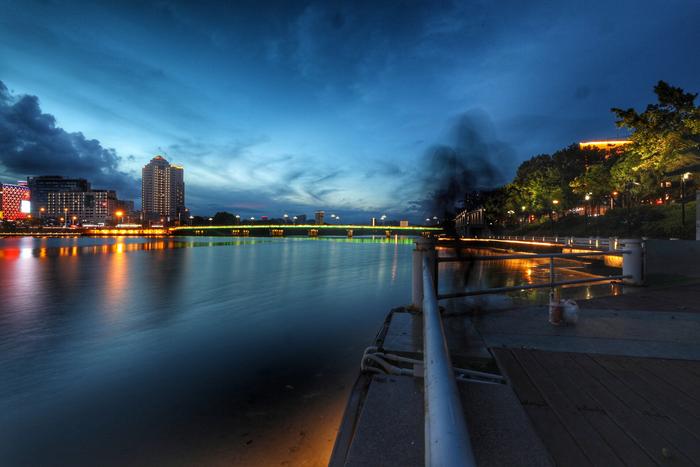 摄影师都被今晚三亚河的美震撼了