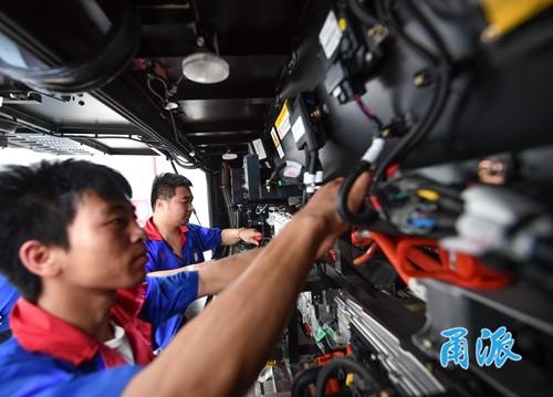 重磅！“宁波产”纯电动客车今天下线，将驶上街头变身公交车