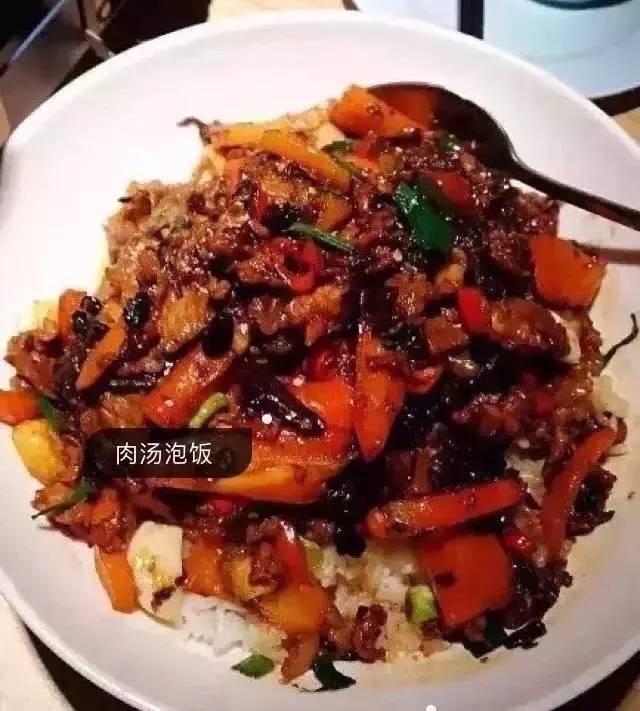 球员版深夜食堂！不吊胃口 城市里的家「湘」味