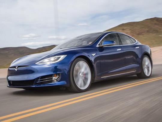 特斯拉做了些微小的操作，Model S 新车又快了一秒