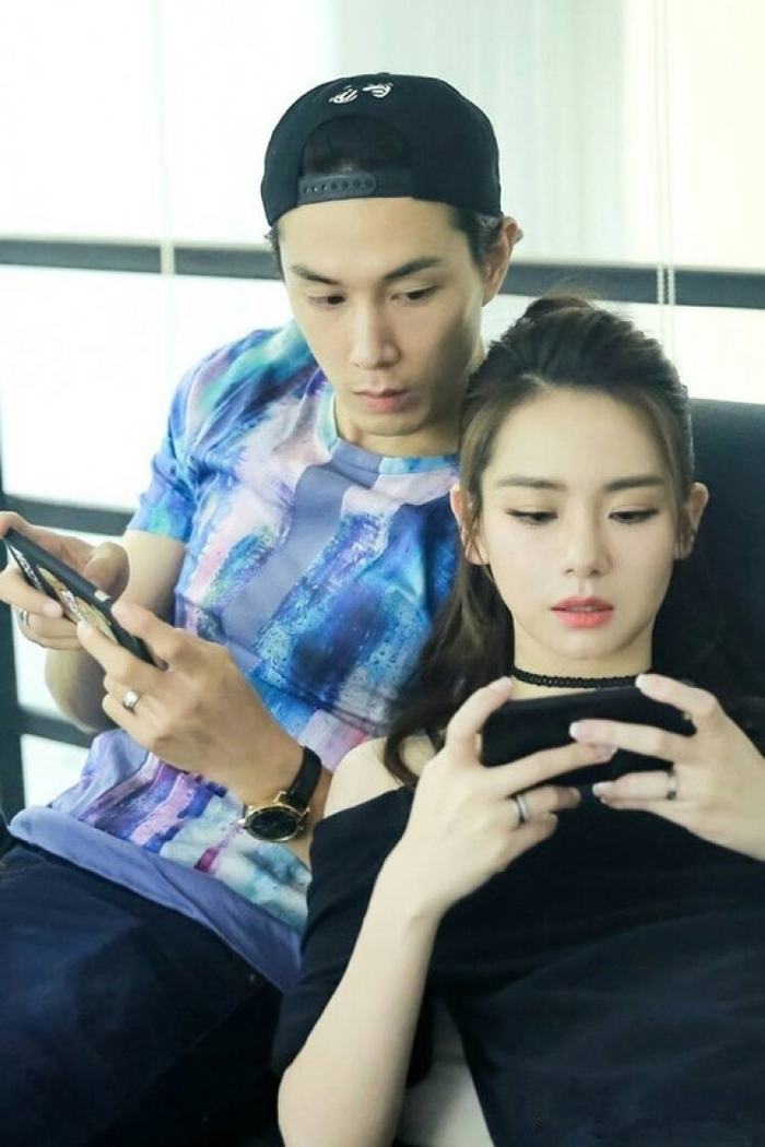 手残党戚薇的日常:借手也要打游戏