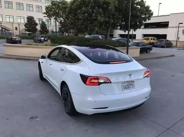 续航344km，首台特斯拉Model 3或本周五下线