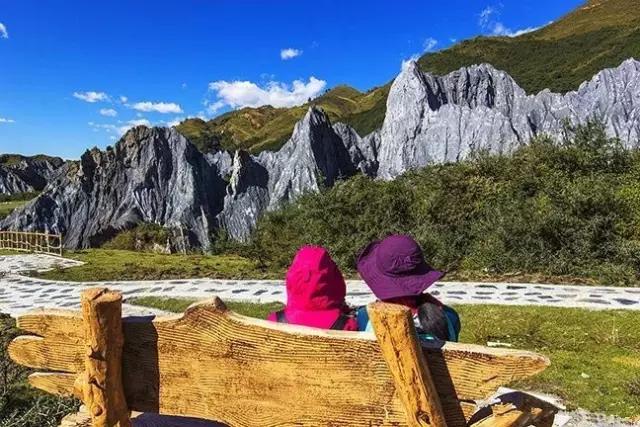 唯一高原石林奇景！美得不像地球，而你总是错过！