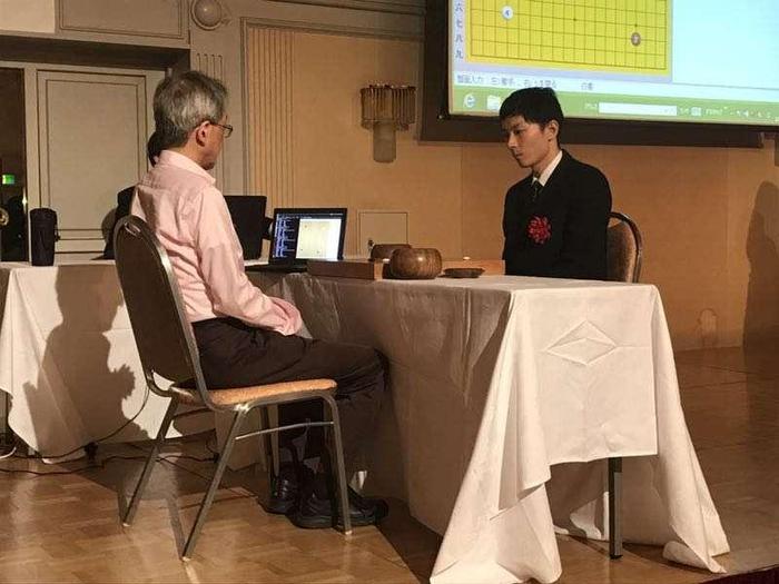 日本围棋大会开幕啦：地震狗现场表演