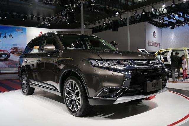 7座SUV，不到20万，带四驱，干嘛多花几万买汉兰达