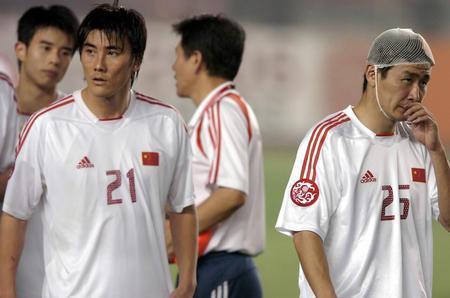 中国考虑再办亚洲杯！2004年，日本靠手球击败中国