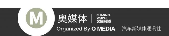 在这地表100°C的地方，这两台车竟能如此淡定