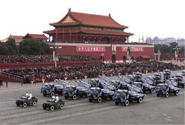 中国很“硬”：北京(BJ)80成建军90周年检阅车