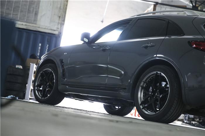 美观实用至上 Infiniti QX70换装更显魅力