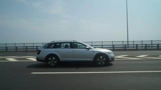 SUV的空间，轿车的操控，带着“大众”光环的旅行车