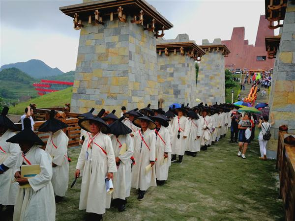 六盘水 彝族始祖希慕遮祭祀礼仪 火把节引爆万人狂欢