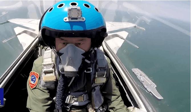 中国空军飞行员年薪有多少？不到明星百分之一！