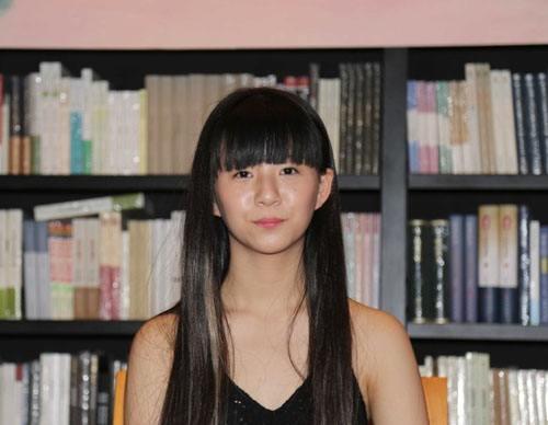 18岁小彩旗近照曝光,从未读过书,杨丽萍放弃让她接班