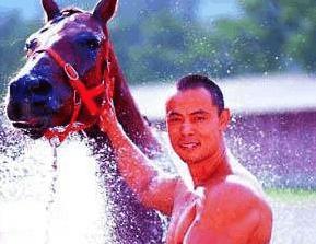 “花和尚鲁智深”曾获得32次游泳冠军，吴京佩服！