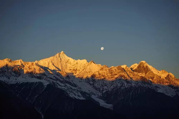 盘点中国藏区八大圣山，其中一座禁止攀登！
