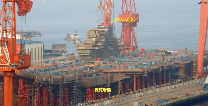 快马加鞭建航母，中国海军002型航母年内下水海试！