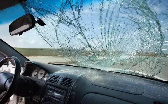 有人撞了你的车还逃逸，但车险居然能全额赔付？