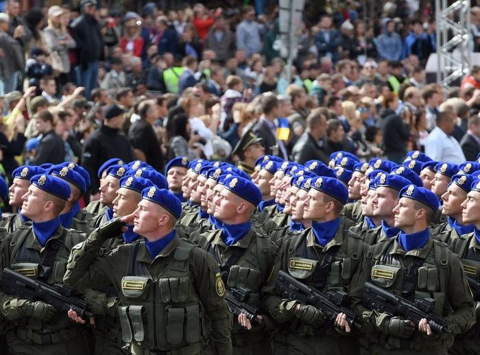 乌克兰举行阅兵式庆祝独立26周年