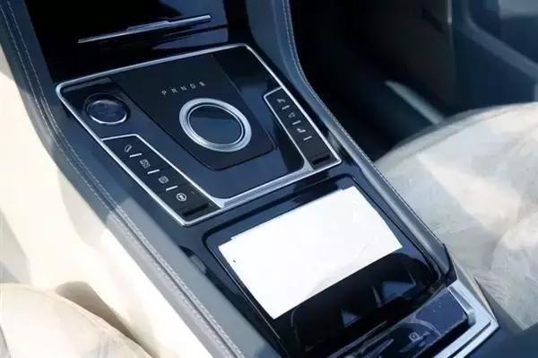 众泰大迈X7 推出新车 8AT+旋钮档杆 逼格高