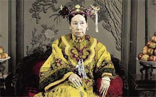 康格讽刺中国妇女缠足，慈禧这样回击，让其哑口无言