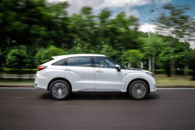 日系中用料最厚道的SUV，公路、越野性能出乎意料