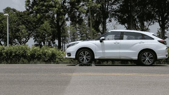 日系中用料最厚道的SUV，公路、越野性能出乎意料