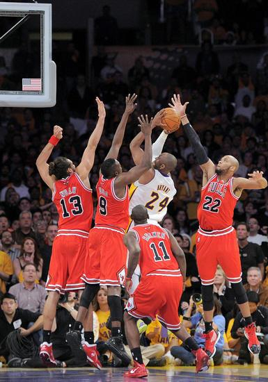 科比生涯五大“冤案”废姚明 逼走奥尼尔 成球霸？