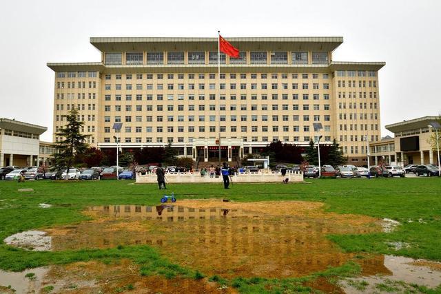 实拍中国各地政府办公大楼，你觉得哪个最有特色？