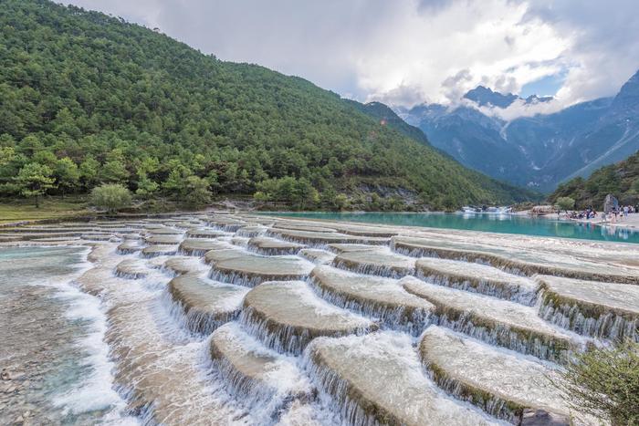 丽江最美的水景，冰川融化成河水质堪比九寨沟